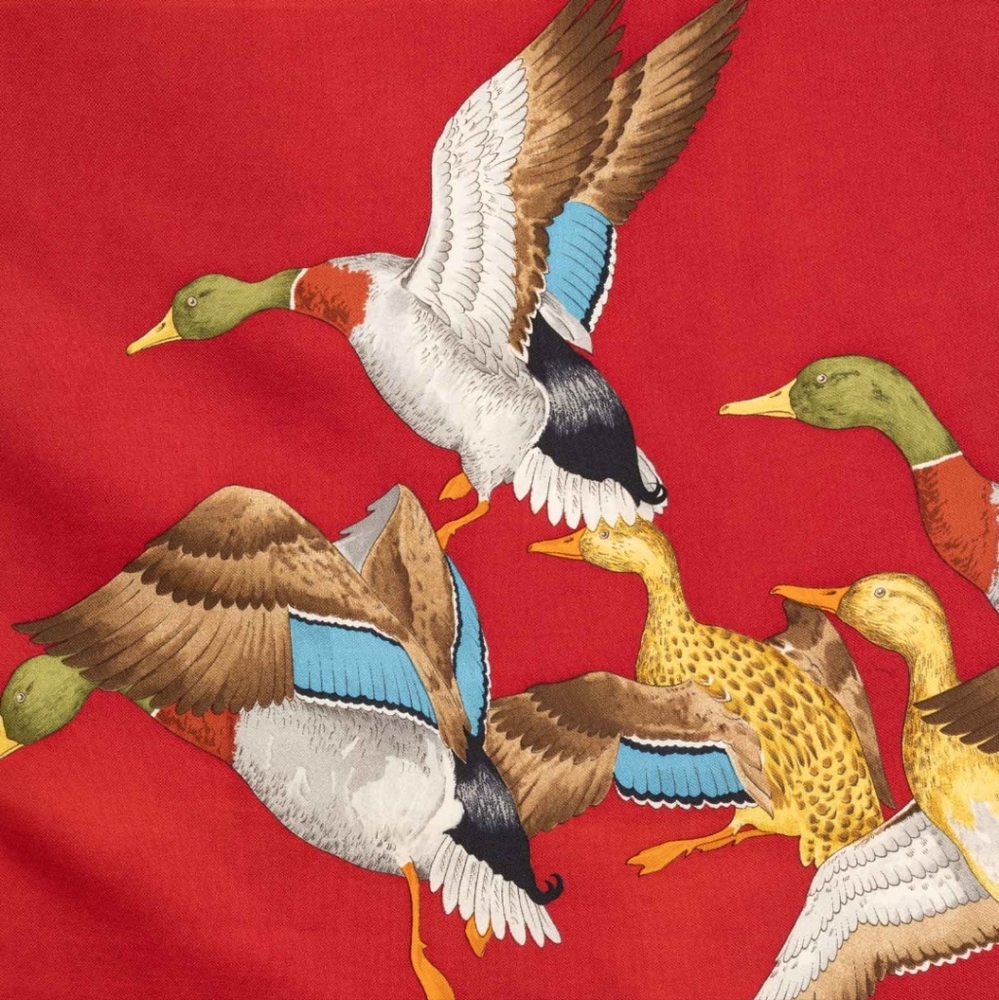 Vintage GUCCI Italy Silk Scarf RARE “Ducks in Flight” Red Navy Wildlife Hunting - Picture 5 of 13